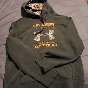 Men's green and camo under armour hoodie